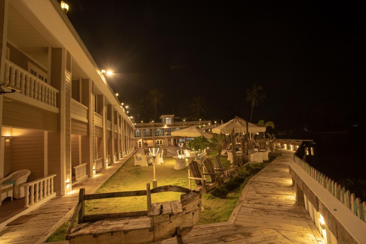State Beach Resort And Spa Kannur Esterno foto